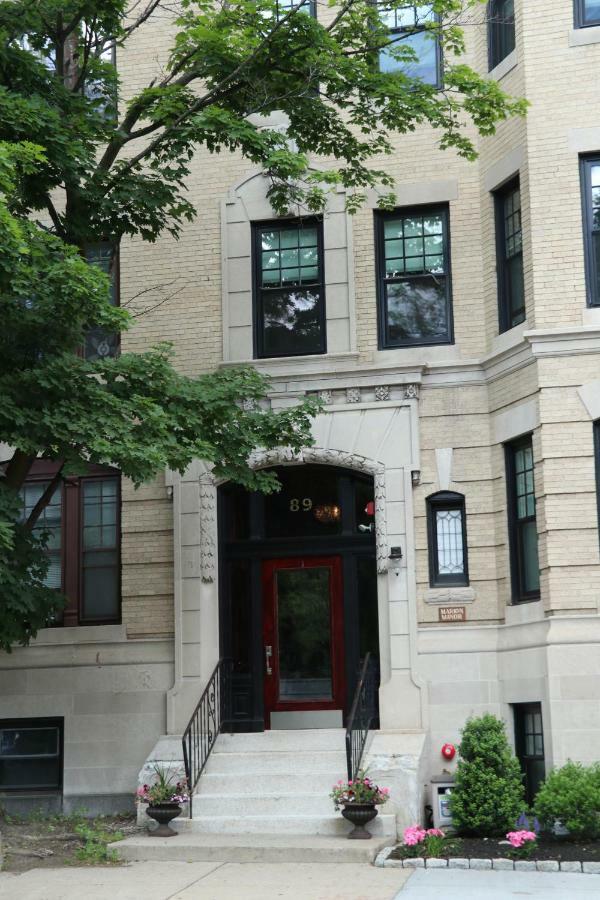 Stylish Studio In Brookline-5Min Train To Boston.. #2 Extérieur photo